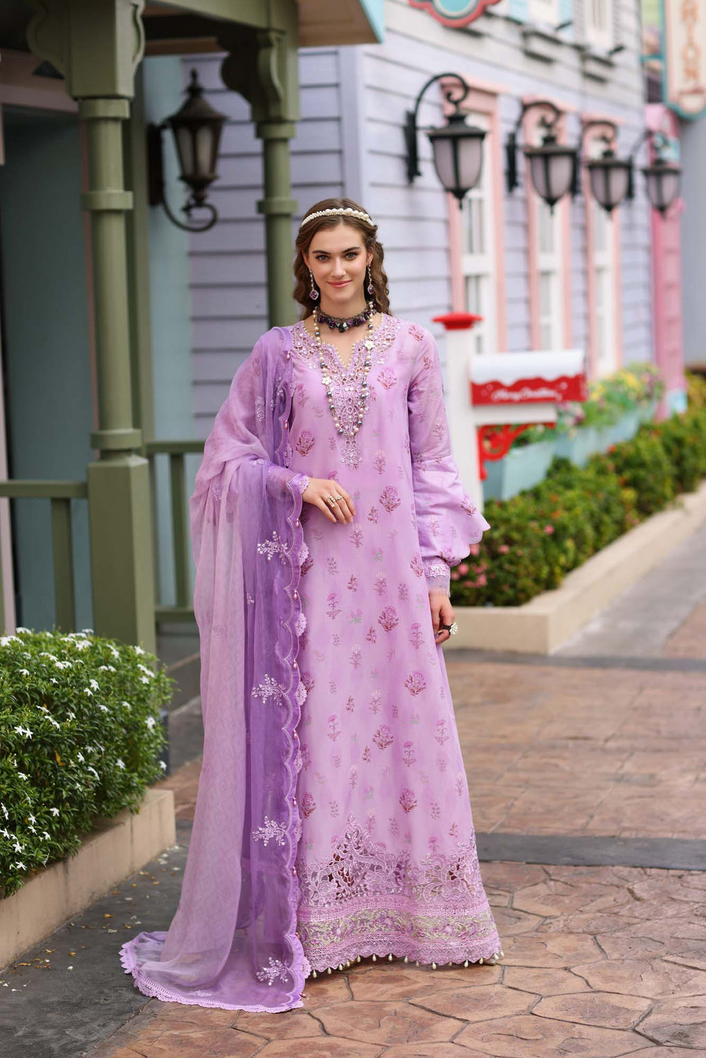 D6A | Noor | Luxe Printkari Lawn 2023