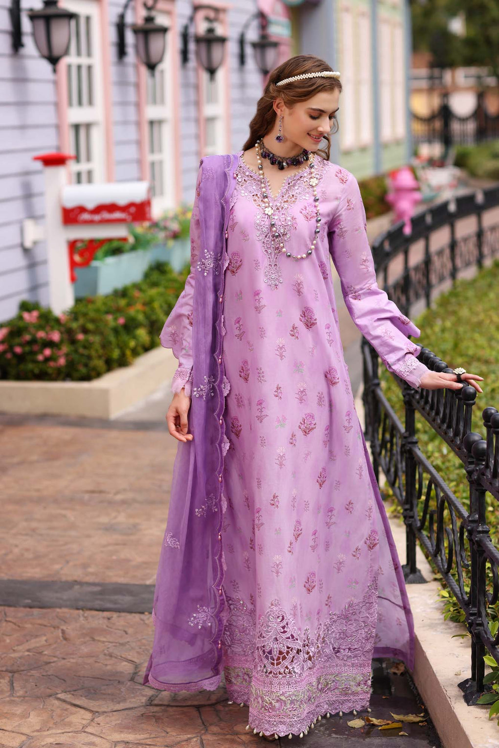 D6A | Noor | Luxe Printkari Lawn 2023