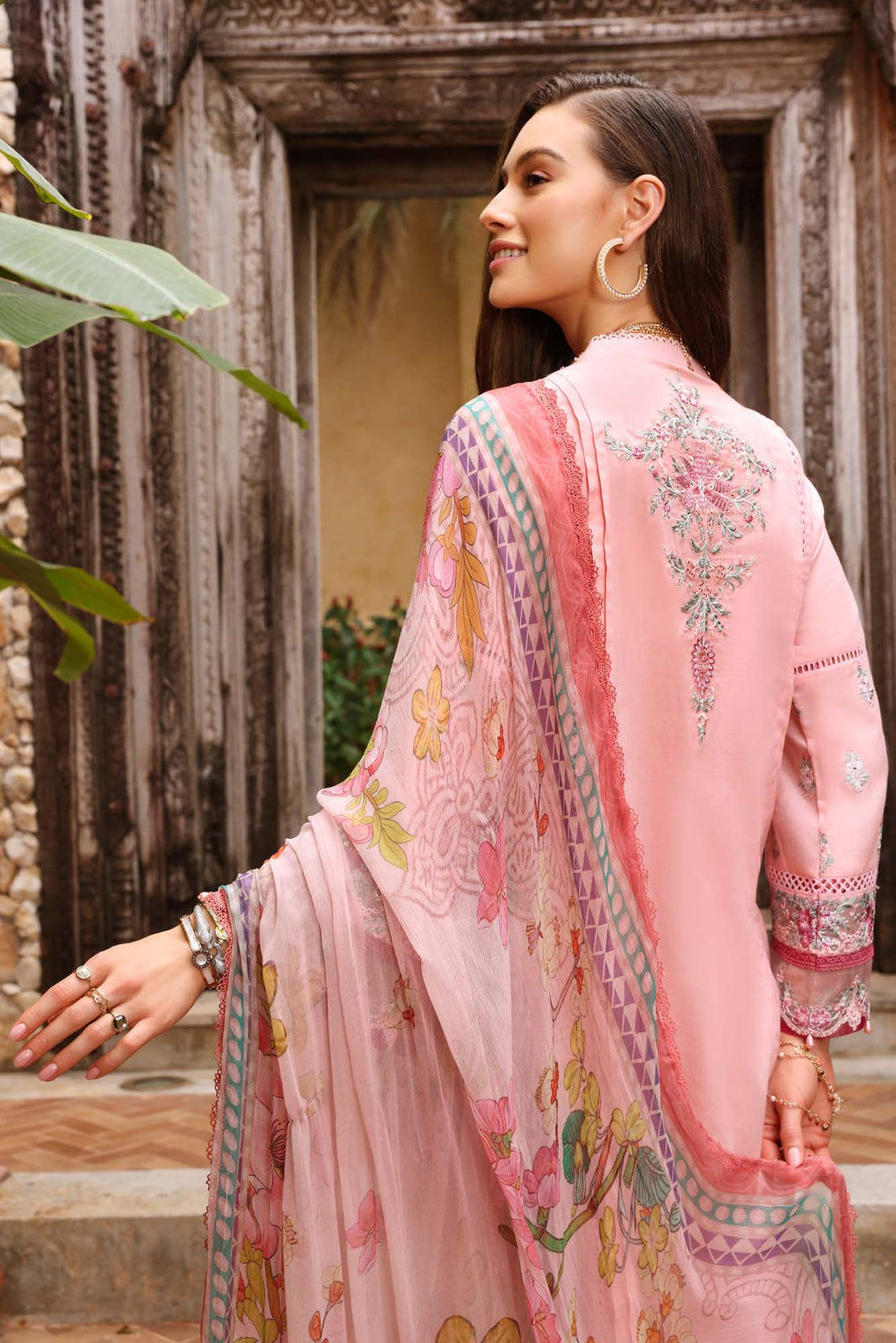 8B | Noor | Luxury Chikankari Lawn 2023
