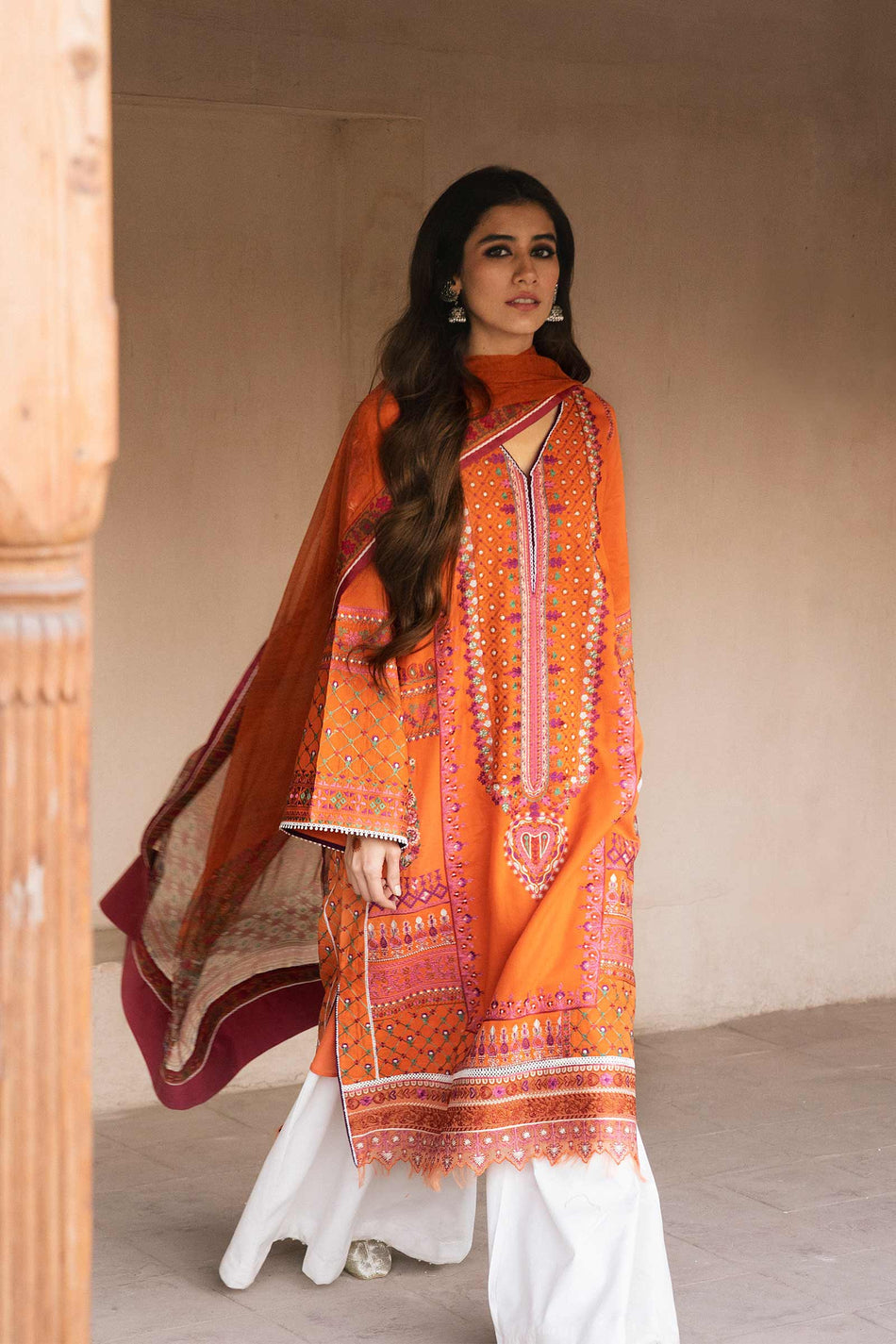 Abroo - 13B | Zara Shahjahan | Eid Luxury Lawn 2022