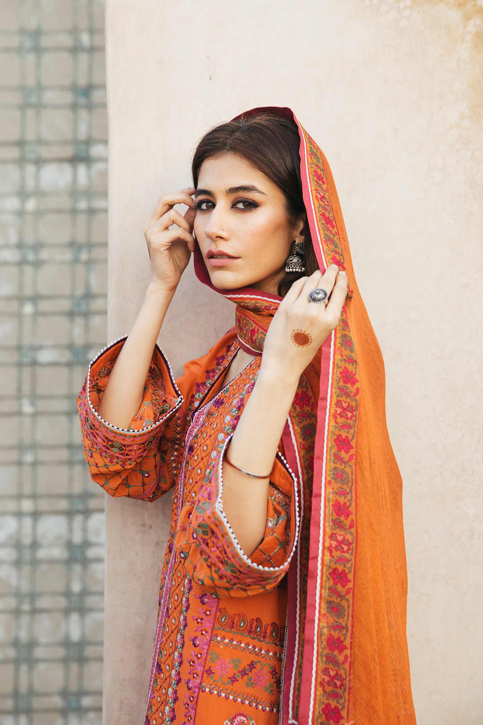 Abroo - 13B | Zara Shahjahan | Eid Luxury Lawn 2022