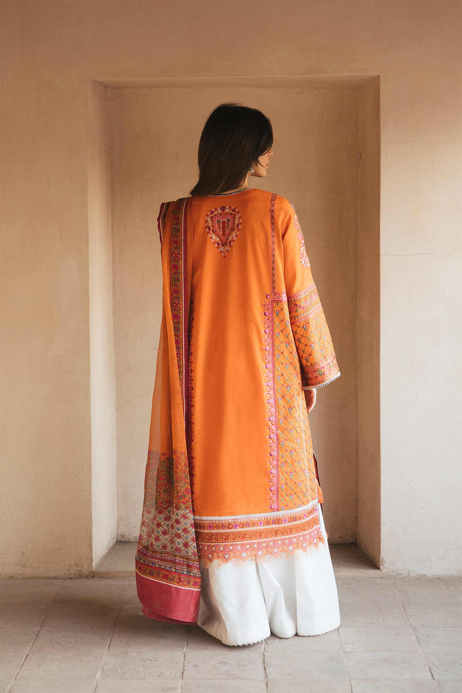 Abroo - 13B | Zara Shahjahan | Eid Luxury Lawn 2022