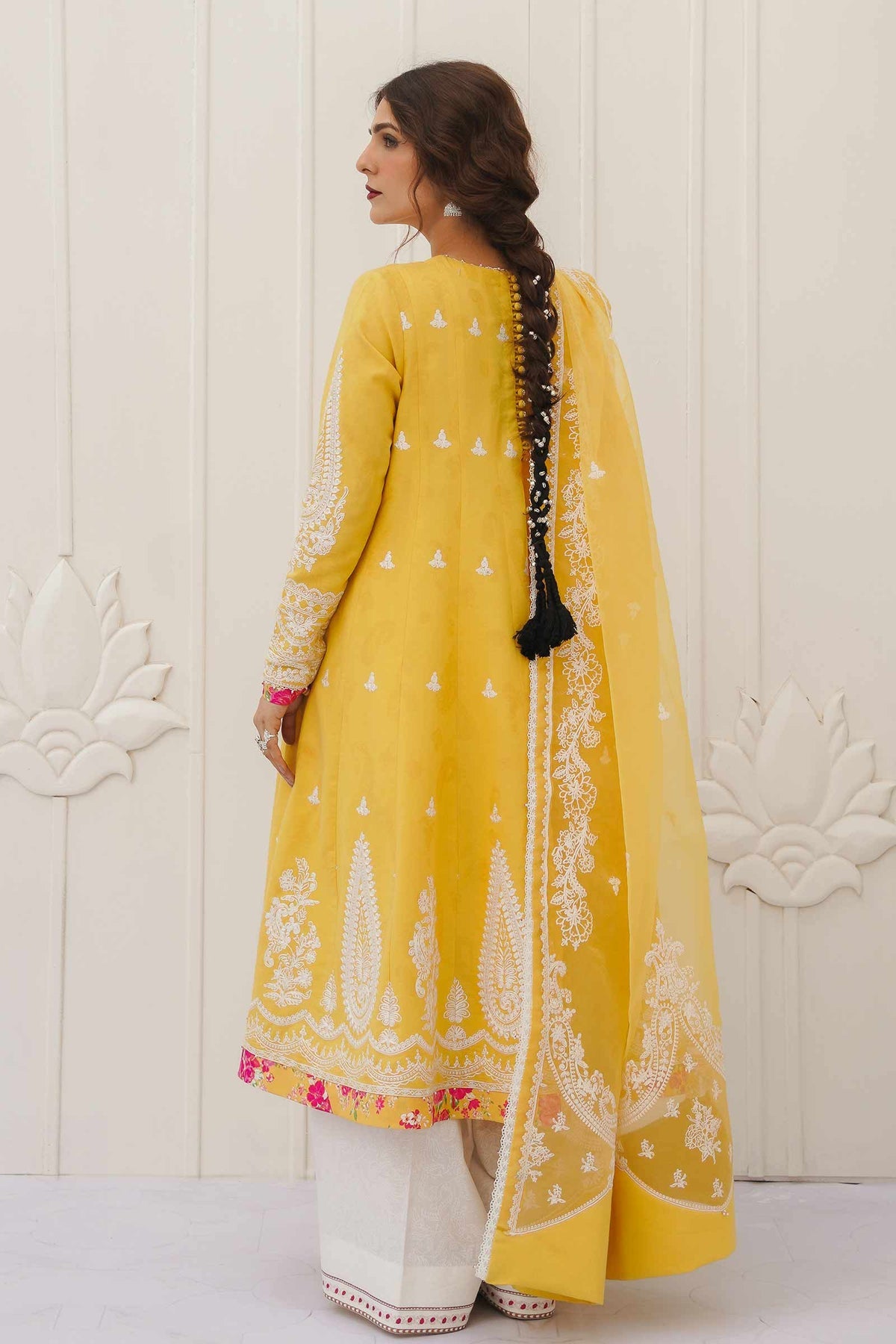 9B | Zara Shahjahan | Spring Summer Lawn 2023
