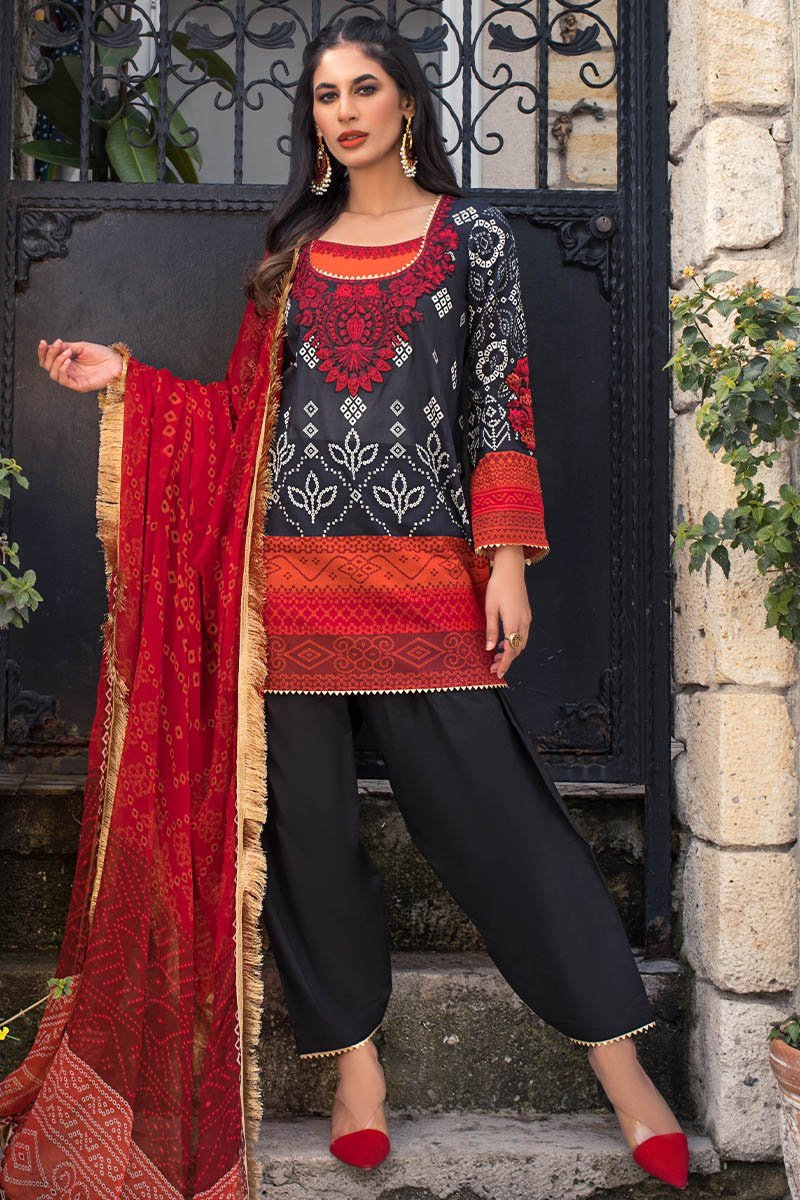 Traditional Black B | Zainab Chottani  | Tahra Lawn 2021