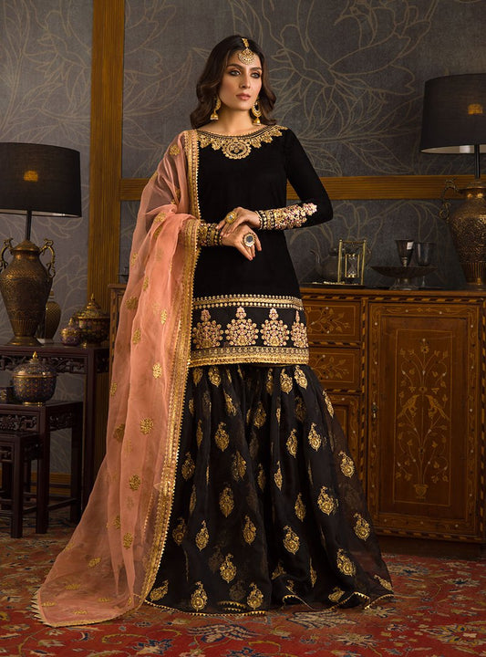 Husna -06 | Zainab Chottani | Luxury Velvet Unstitched Collection 2021
