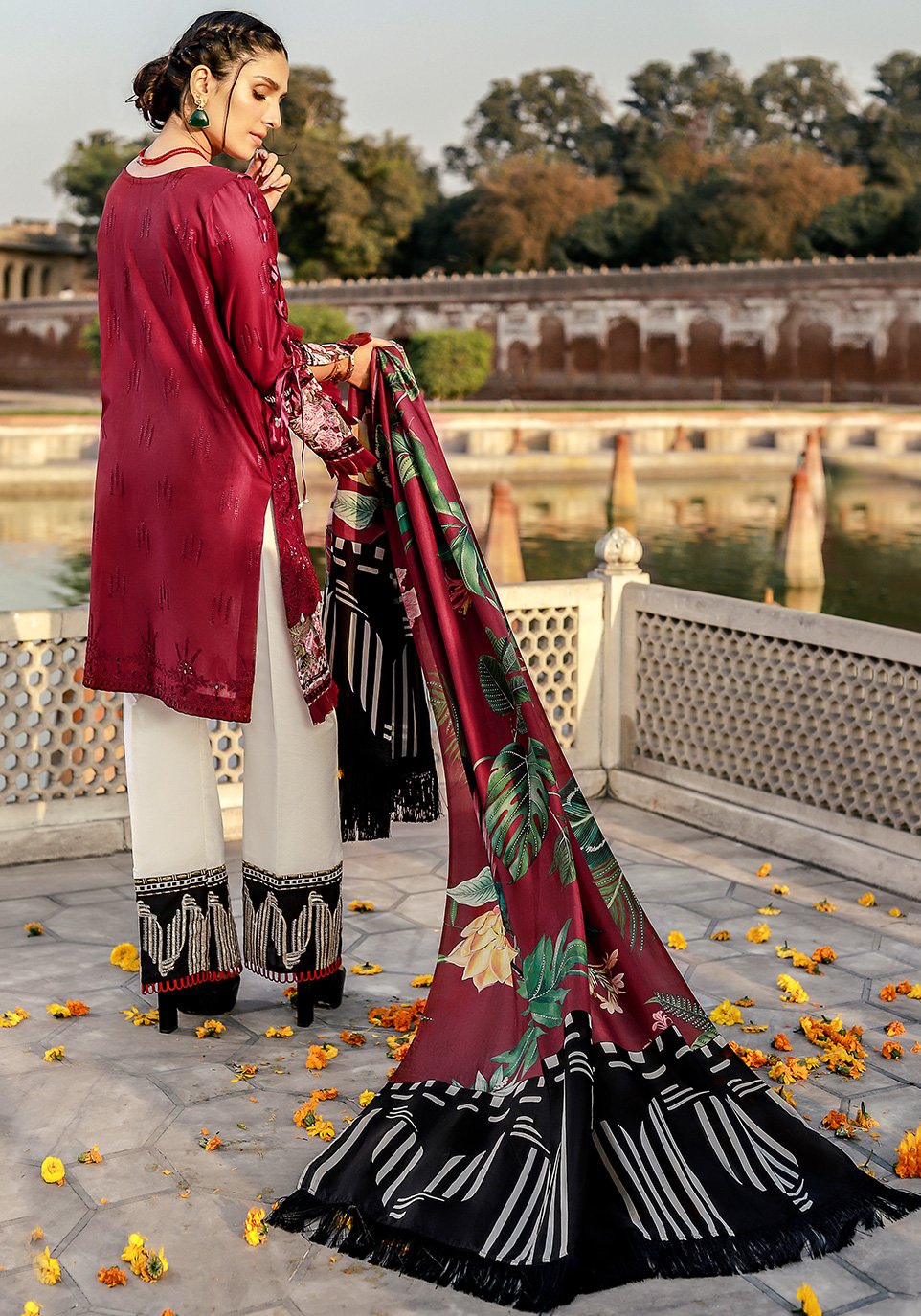 EPL 4B - Charismatic Scarlett | Elaf Festive Collection 2021