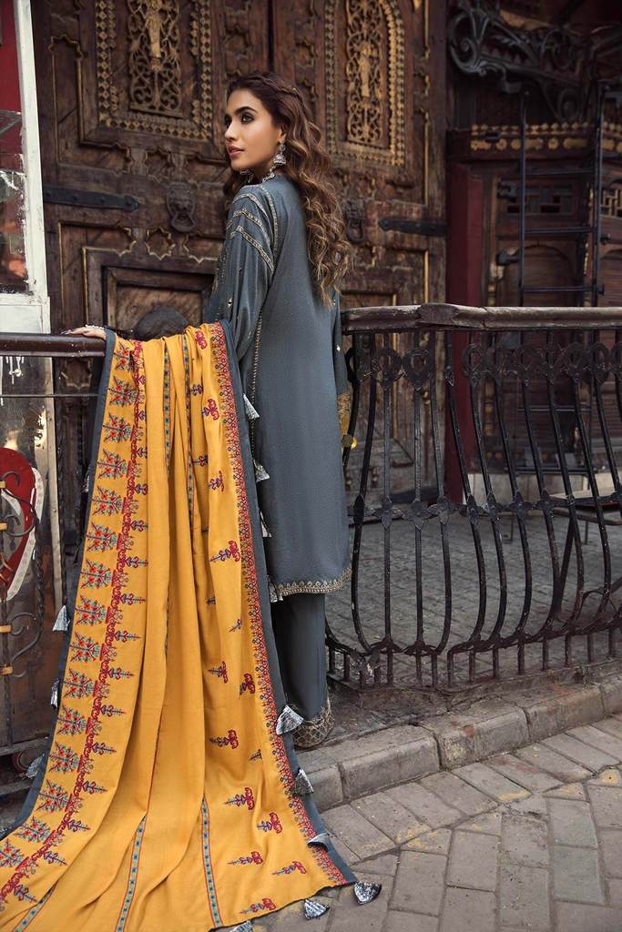 Moonscape MSK 09 | Charizma | Signature | Masakali Fall'20 | Embroidered Premium Shawl Collection