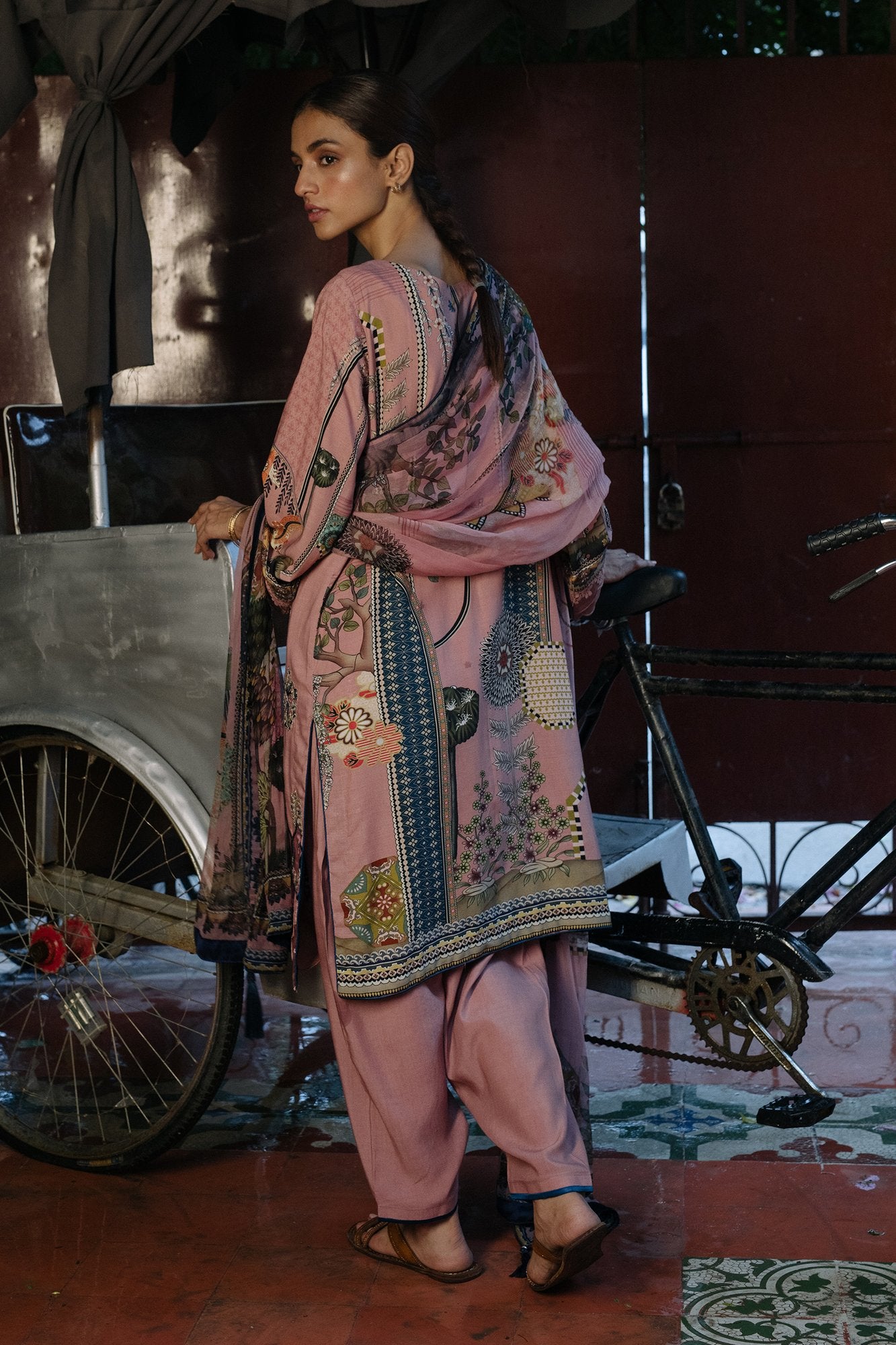 QLA-05 (Qalamkar - Qline Linen Collection 2019)