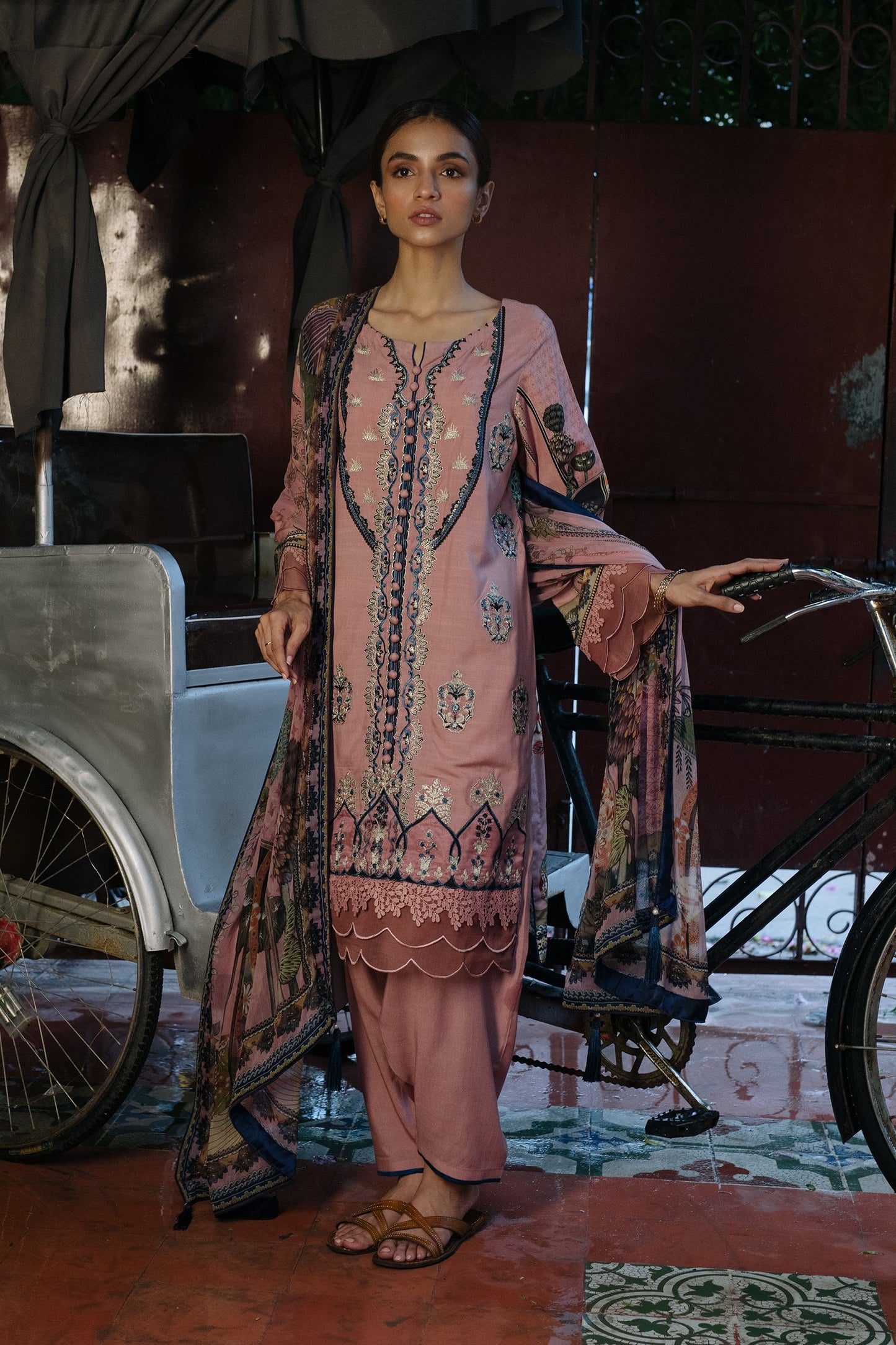 QLA-05 (Qalamkar - Qline Linen Collection 2019)