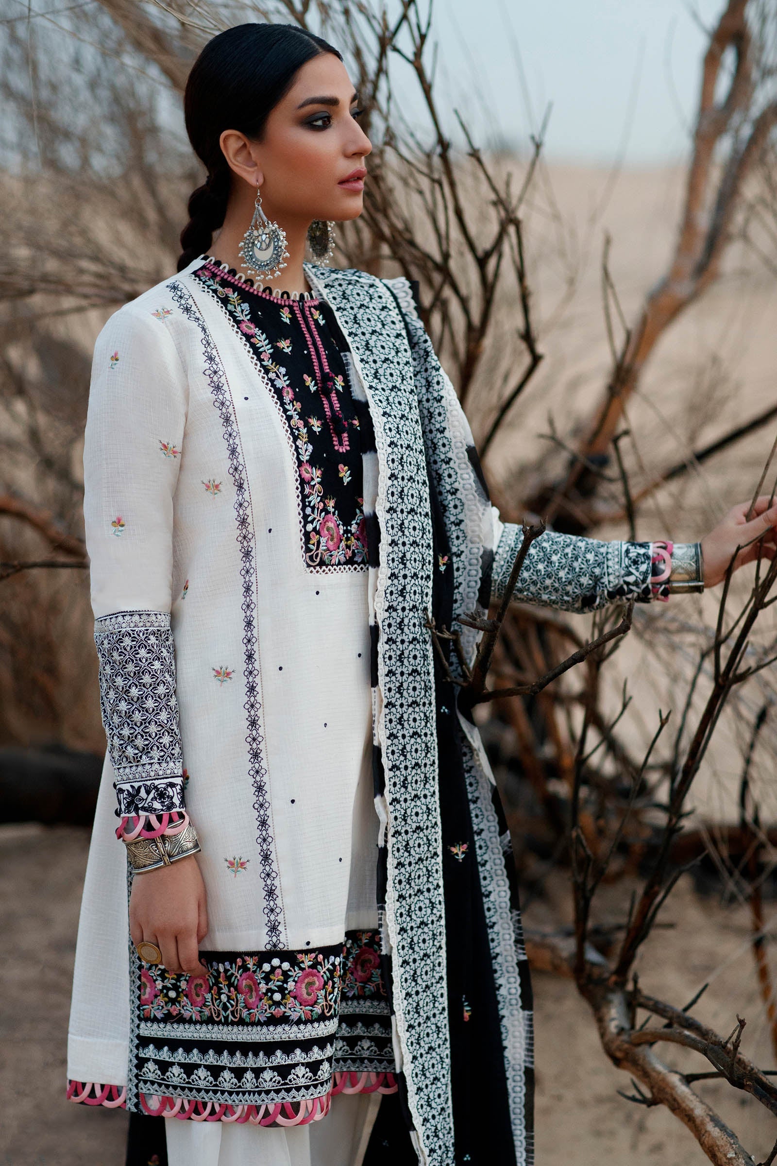 AVIZEH (ZL22-15 B) | Zaha | Lawn Volume 1 2022