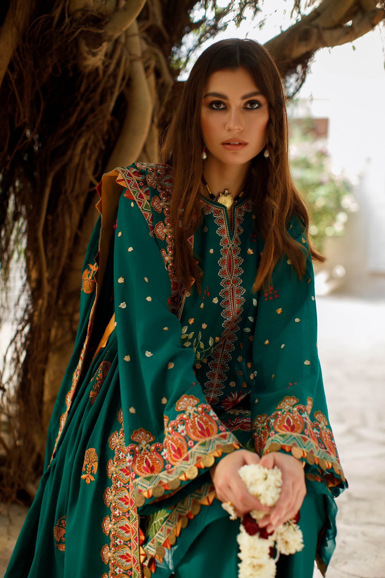 TAVOUS (ZL22 - 9B) | Zaha | Lawn Volume 1 2022