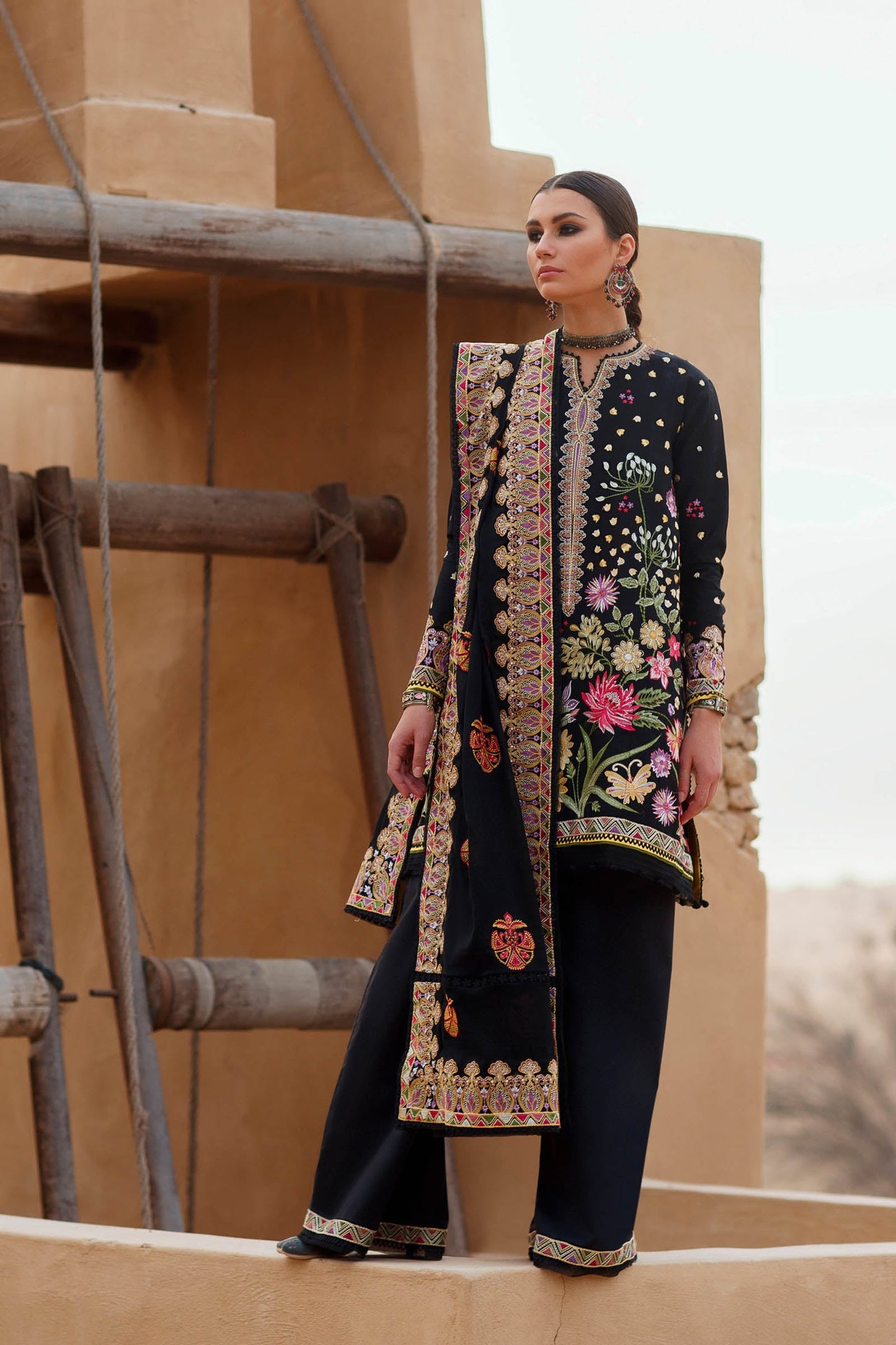 TAVOUS (ZL22 - 9A) | Zaha | Lawn Volume 1 2022