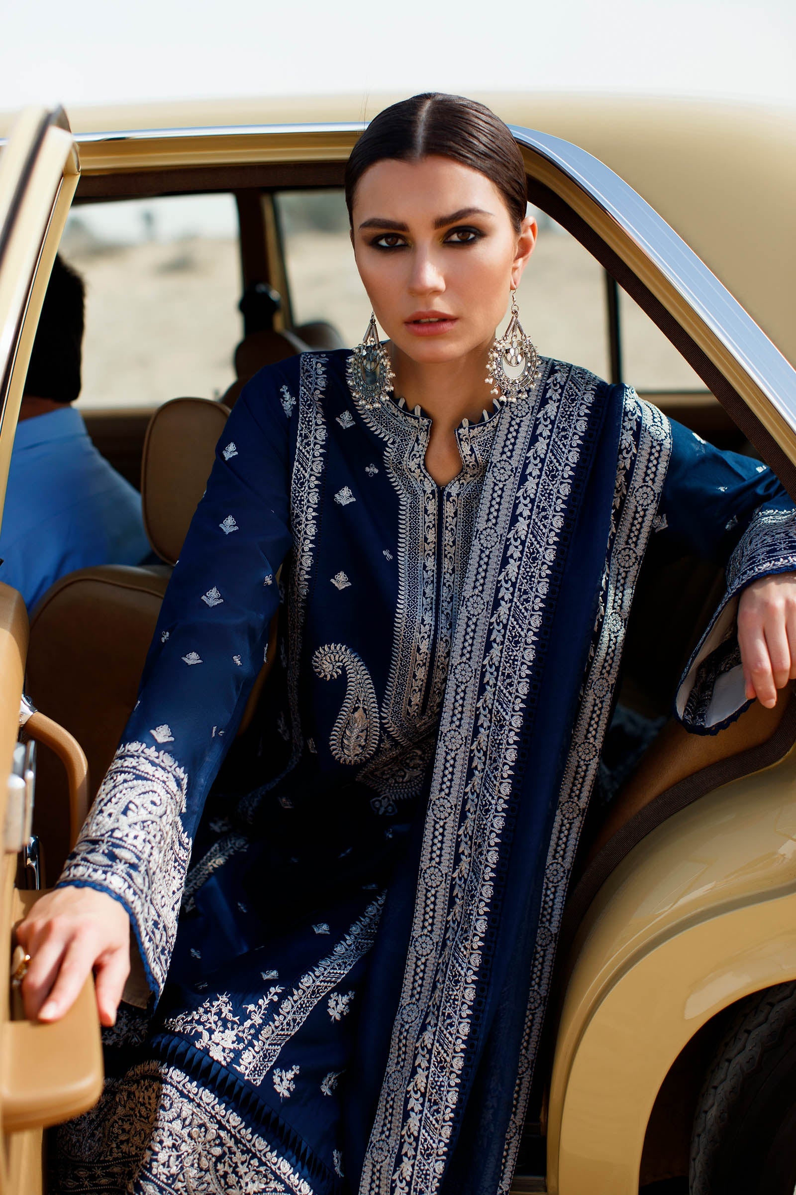 NEGIN (ZL22-14B) | Zaha | Lawn Volume 1 2022