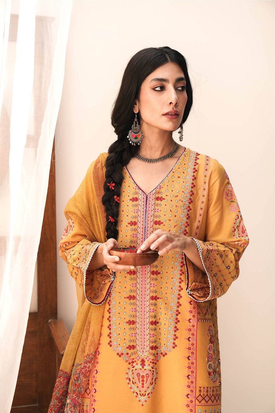 Abroo - 13A | Zara Shahjahan | Eid Luxury Lawn 2022