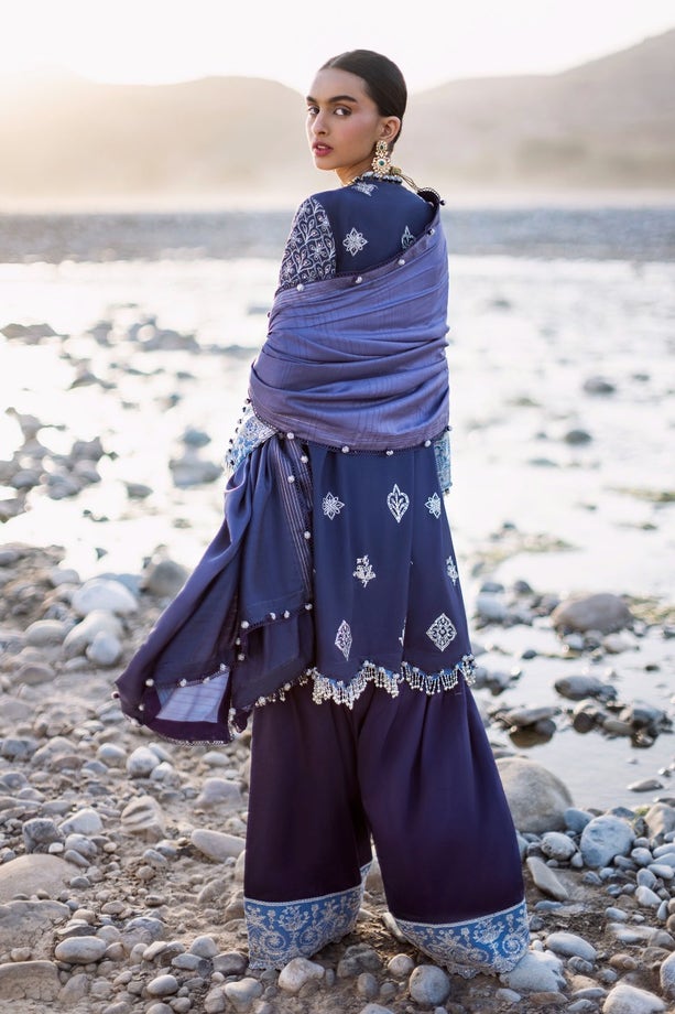 9B | Sana Safinaz | Luxury Lawn 2023